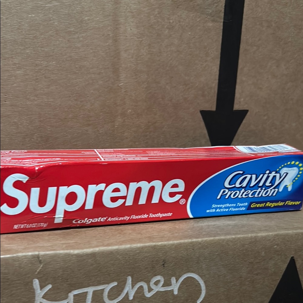 Supreme Red Toothpaste by Colgate - Picture 7 of 8